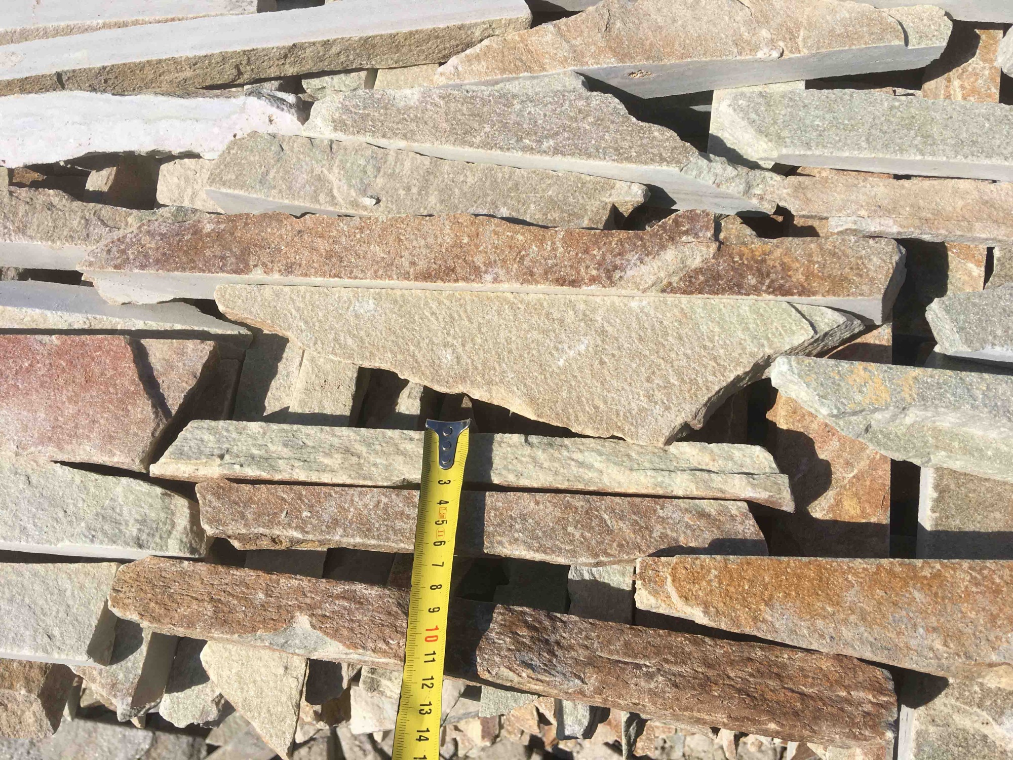 Горбушка златолит золотистый для облицовки купить в Ногинску