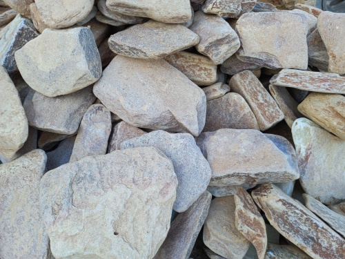 Златолит жёлтый, жёлто-зелёный глыбки и валуны для ланшафтного дизайна купить в Ногинску