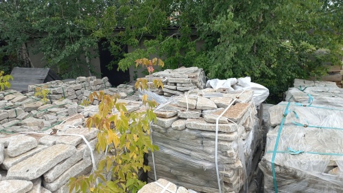 Плитняк галтованный гранитный для ландшафтного дизайна купить в Ногинску