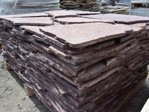 Плитняк лемезит бордовый для облицовки цоколя 20-25 мм  купить в Ногинску