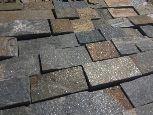 Плитка пилёная златолит Уральский для цоколя, отмостки купить в Ногинску