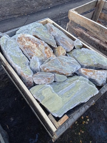 Златолит жёлтый, жёлто-зелёный глыбки и валуны для ланшафтного дизайна купить в Ногинску
