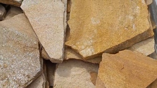 Плитняк златолит жёлтый для цоколя купить в Ногинску