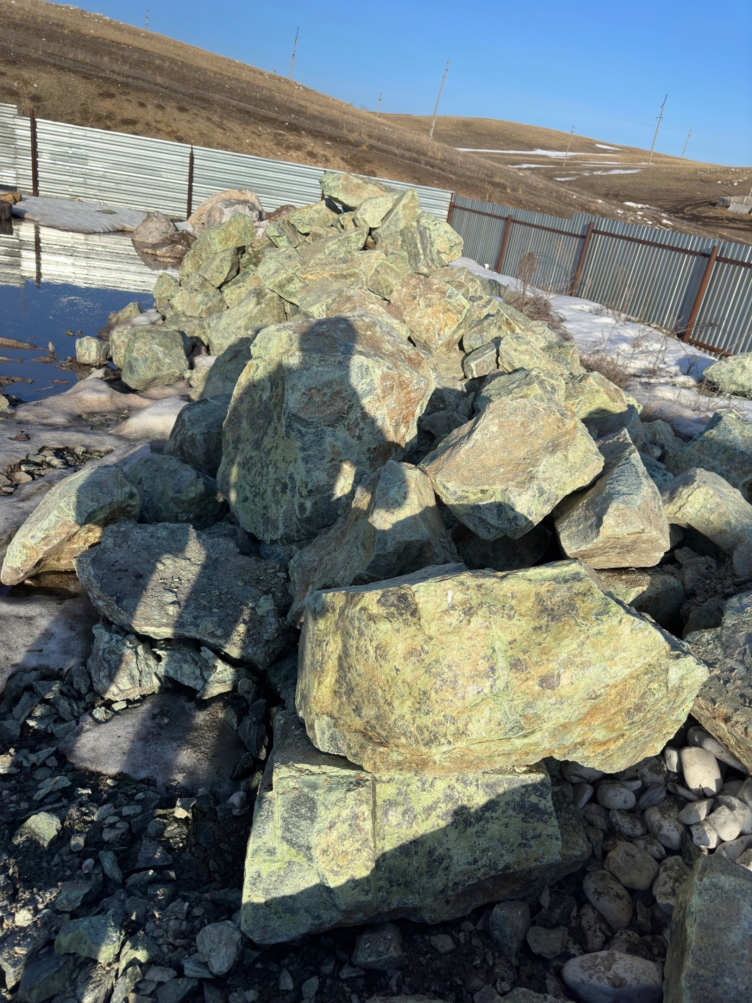 Камни для ландшафтного дизайна зелёные 10-60 килограмм купить в Ногинску