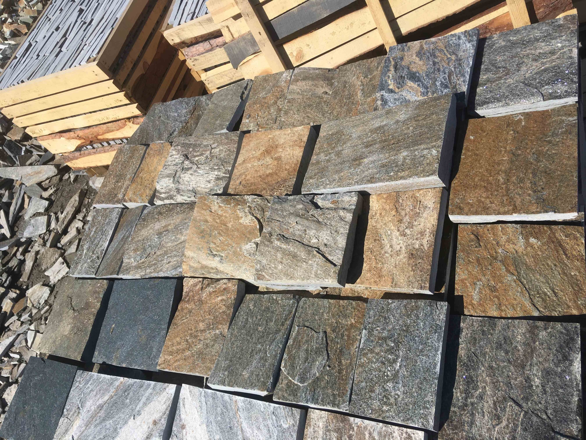 Плитка пилёная златолит Уральский для фасада купить в Ногинску