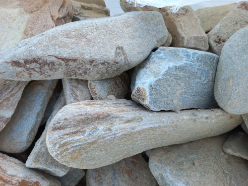 Златолит жёлтый, жёлто-зелёный глыбки и валуны для ланшафтного дизайна купить в Ногинску