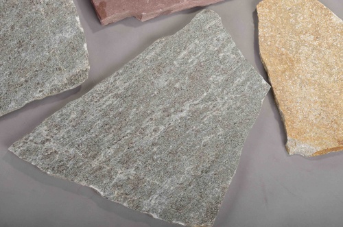 Плитняк златолит Уральский для цоколя, отмостки купить в Ногинску