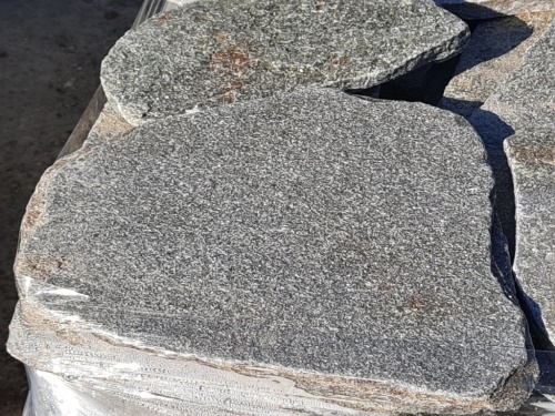 Златолит серебристый галтованный для лестниц купить в Ногинску