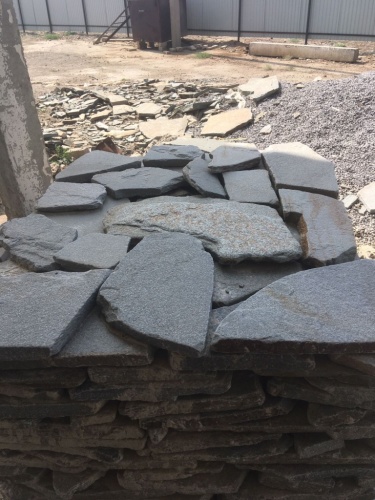 Златолит серебристый галтованный для лестниц купить в Ногинску