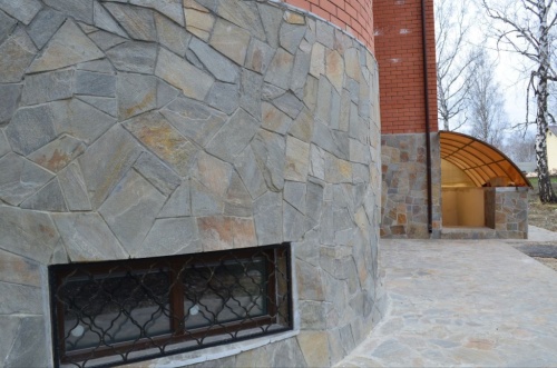 Плитняк златолит Уральский для цоколя, отмостки купить в Ногинску